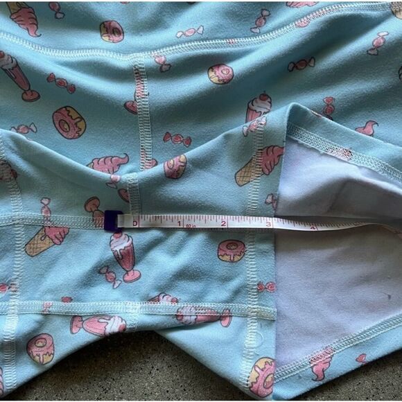 Fleo ice cream sundae candy donuts shorts size small excellent condition - Picture 6 of 6
